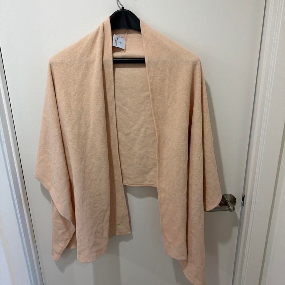 Dudley stephens pink/peach fleece wrap